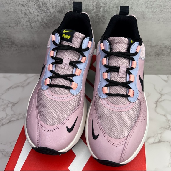 Nike Air Max Verona 👑 - Picture 13 of 16